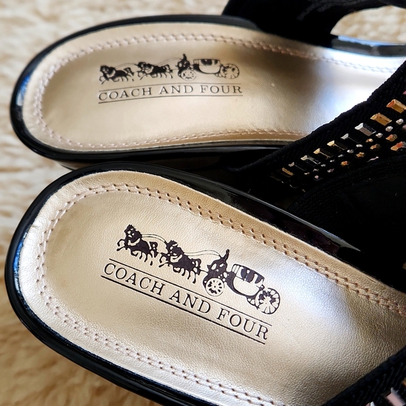 Gorgeous NWOT Coach And Four Dress Wedge Heel Sandals 🩶💛🖤 - Picture 6 of 16